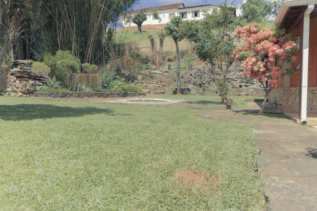 Em Tiradentes, Minas Gerais, Casa Tipica E Espacosa Em Terreno Arborizado Екстериор снимка