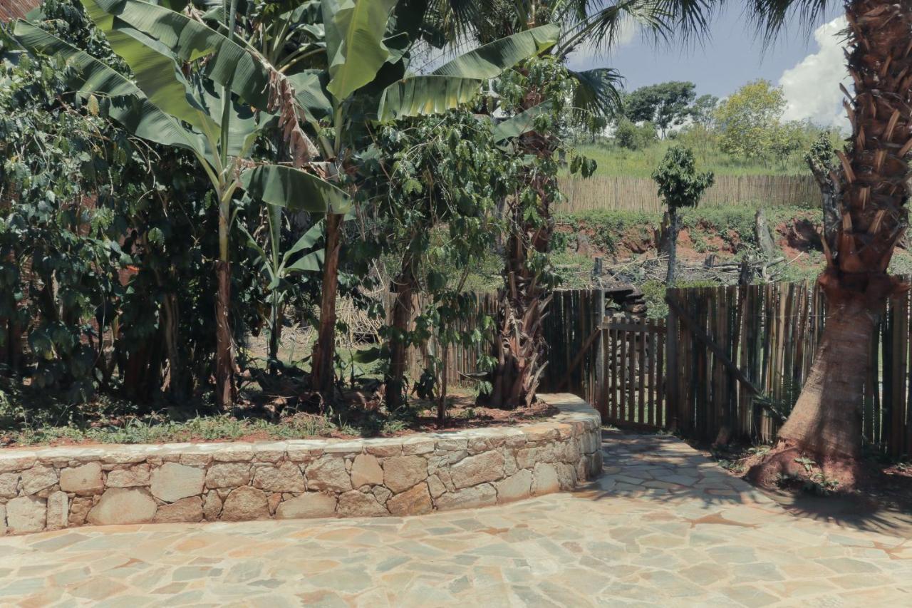 Em Tiradentes, Minas Gerais, Casa Tipica E Espacosa Em Terreno Arborizado Екстериор снимка